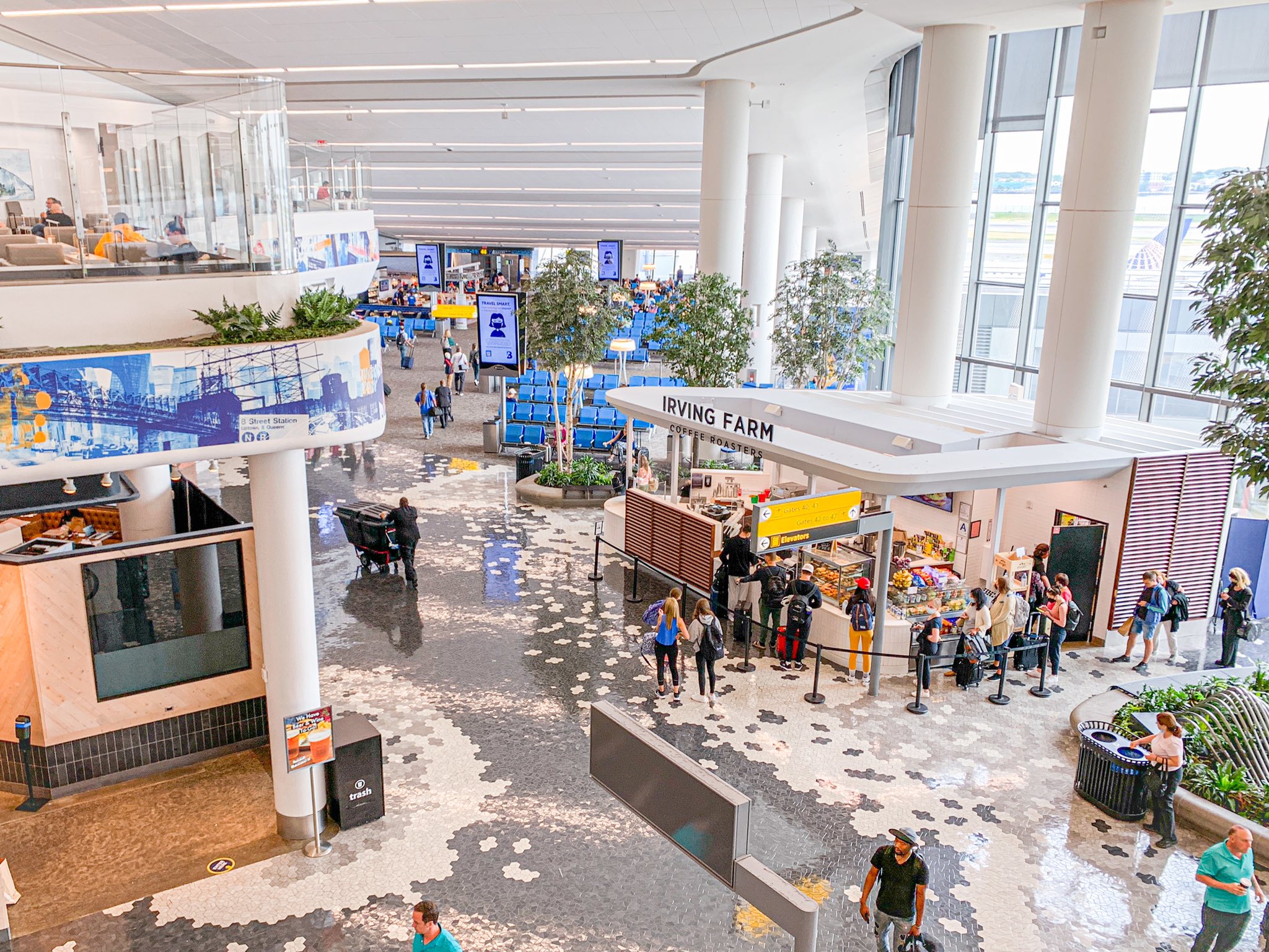纽约拉瓜迪亚机场Terminal B候机大厅实景