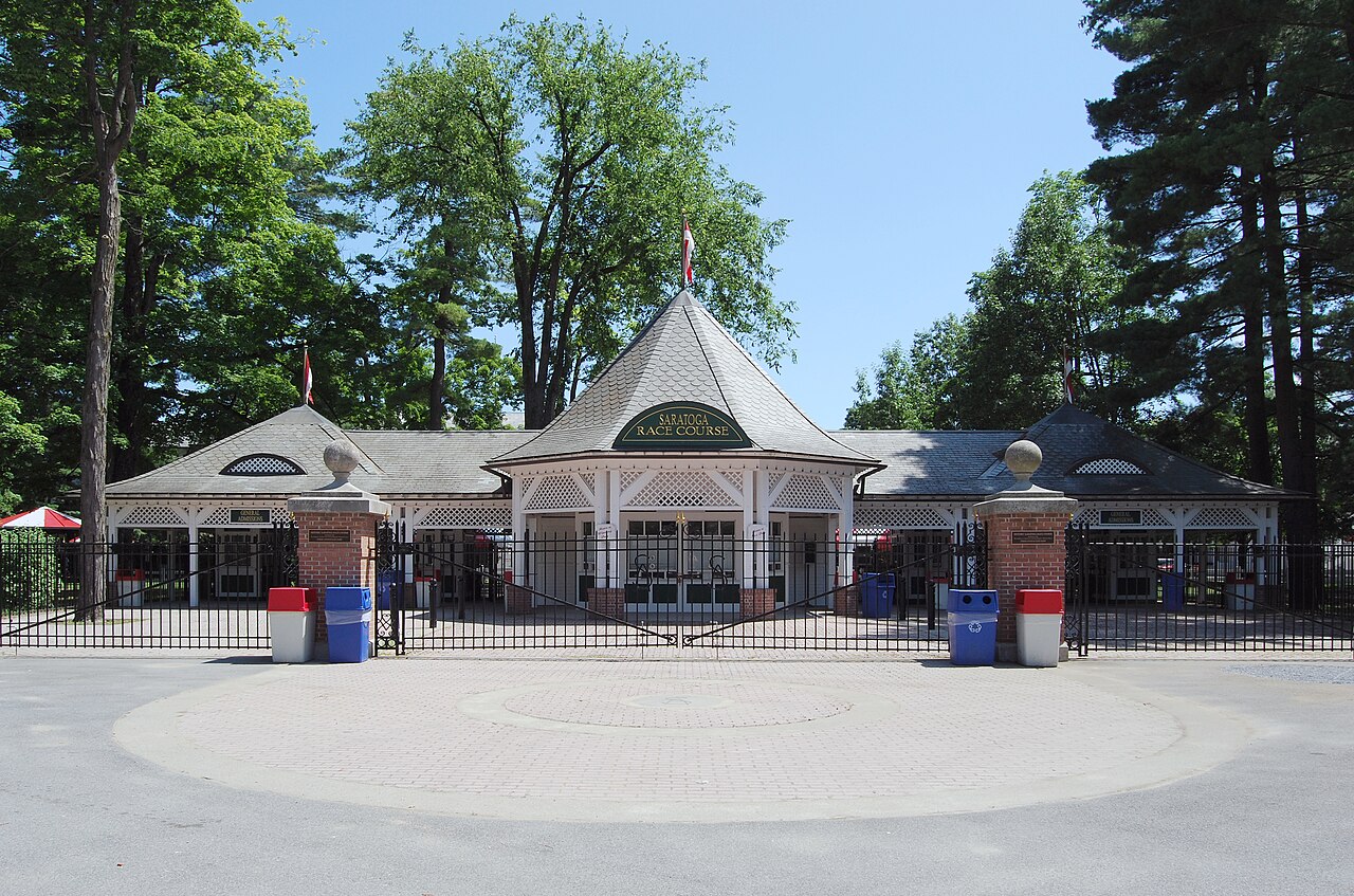 纽约州Saratoga Race Course主入口真实照片